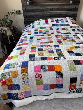 Modern Potato Chip Quit block scrappy "rings" of light-dark fabrics 70.5x86.5